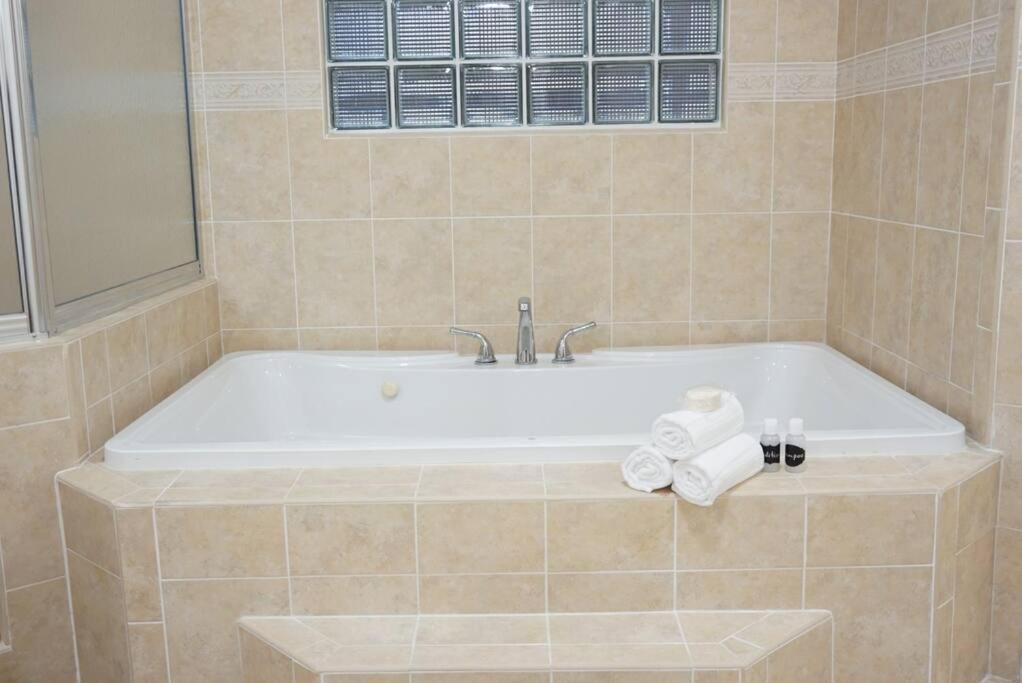 New Luxury Vacation Dream Rental- Sleeps 15! Miami Dış mekan fotoğraf