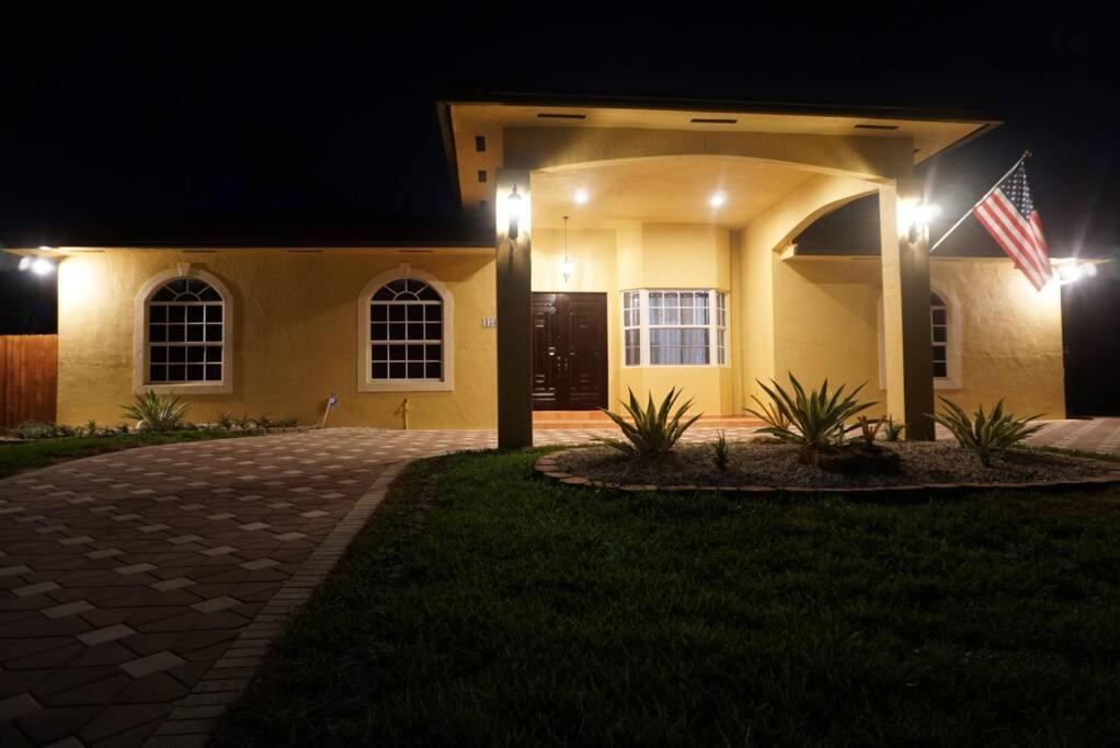 New Luxury Vacation Dream Rental- Sleeps 15! Miami Dış mekan fotoğraf