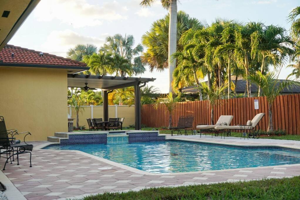 New Luxury Vacation Dream Rental- Sleeps 15! Miami Dış mekan fotoğraf