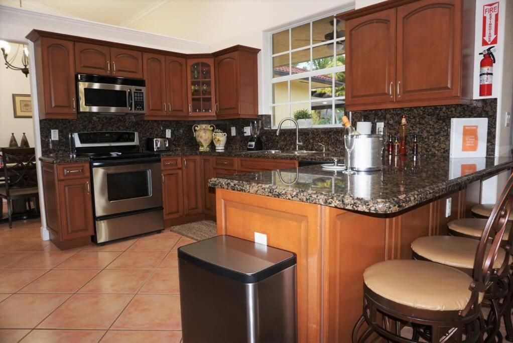New Luxury Vacation Dream Rental- Sleeps 15! Miami Dış mekan fotoğraf