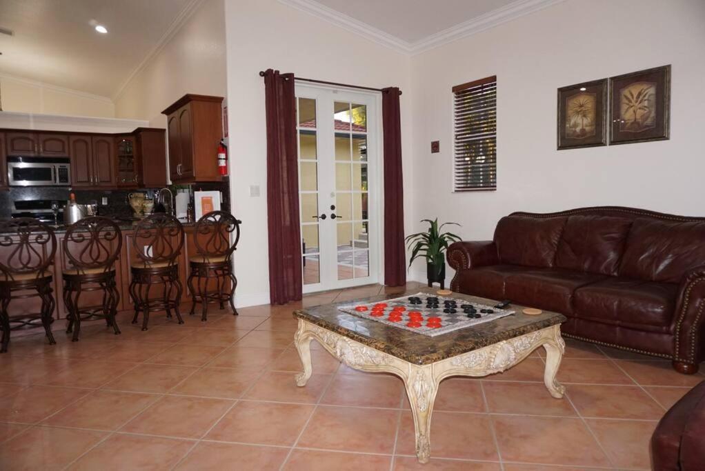 New Luxury Vacation Dream Rental- Sleeps 15! Miami Dış mekan fotoğraf