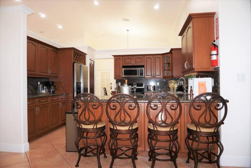 New Luxury Vacation Dream Rental- Sleeps 15! Miami Dış mekan fotoğraf